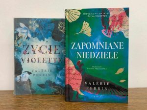 Zdjęcie książek Valerie Perrin "Zapomniane niedziele" i "Życie Violette".