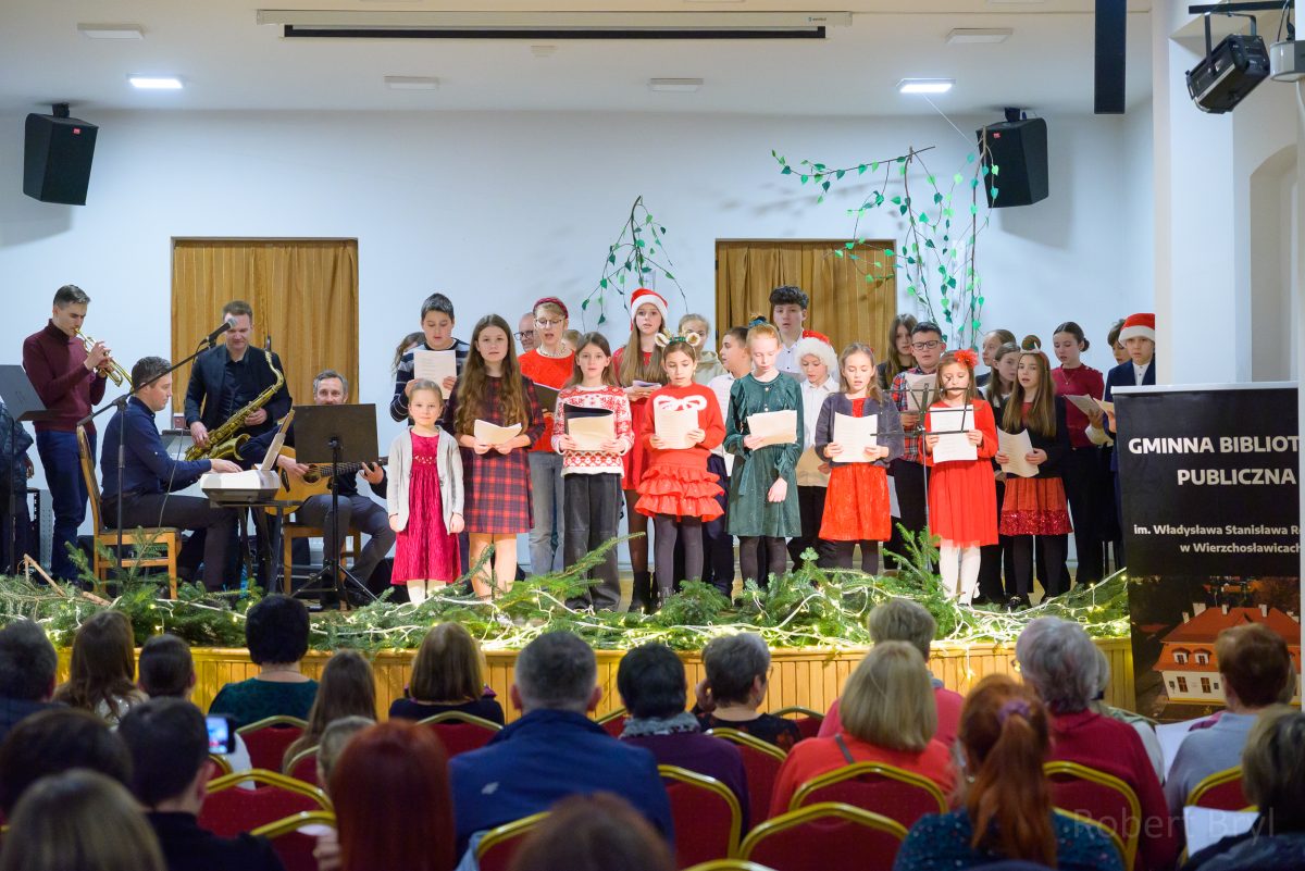 Koncert kolęd w bibliotece