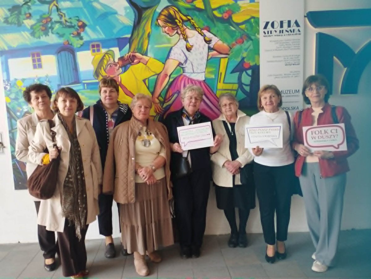 Stryjeńska z daleka i z bliska