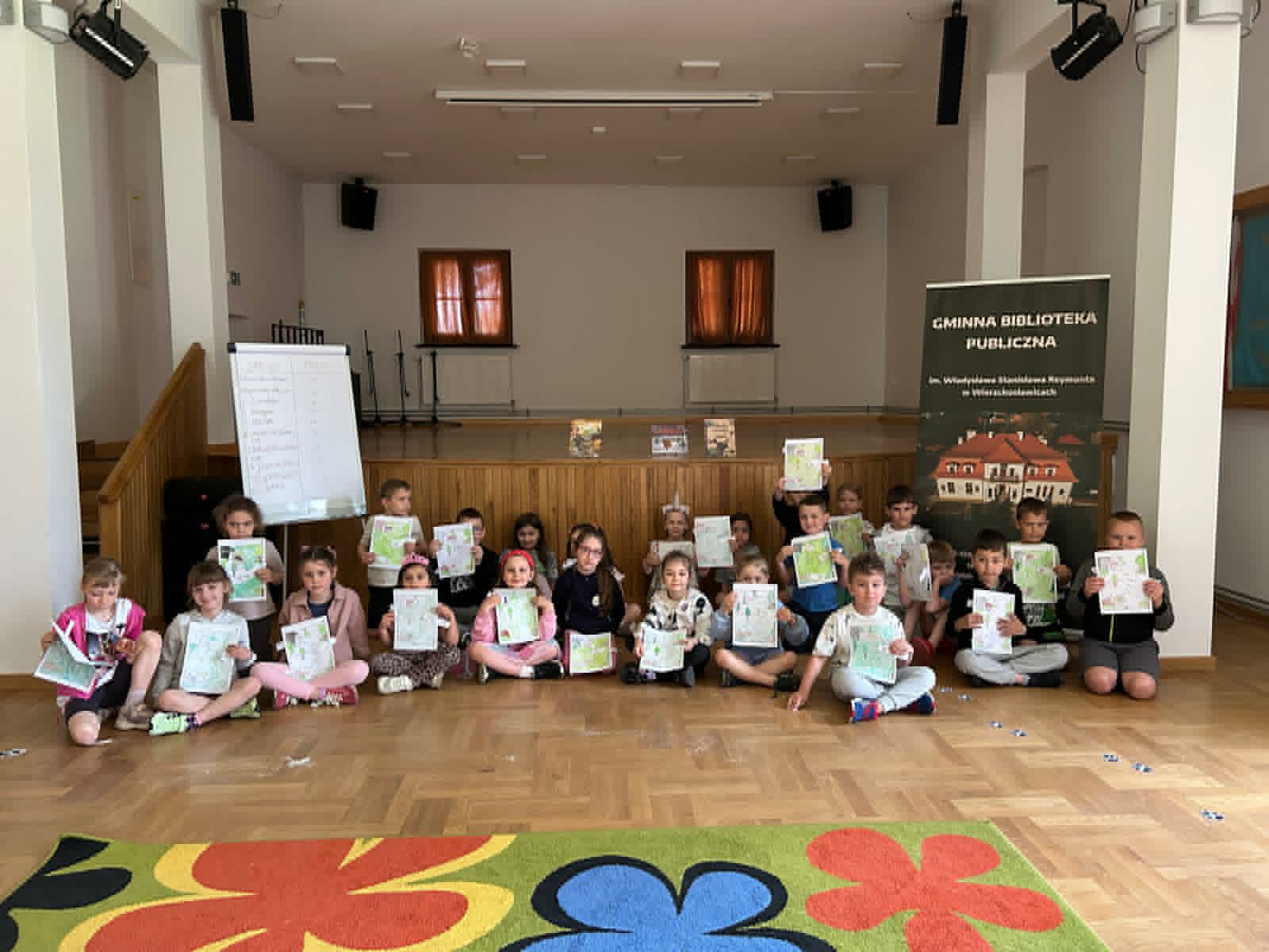 Jak podglądać zwierzęta w terenie? Leśna przygoda w bibliotece!